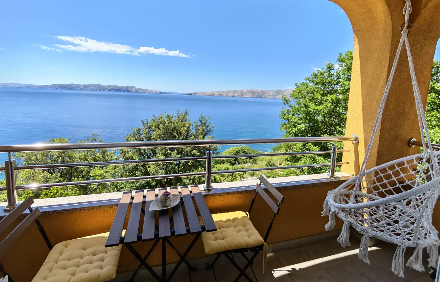 Balkon s pogledom na more - Senj